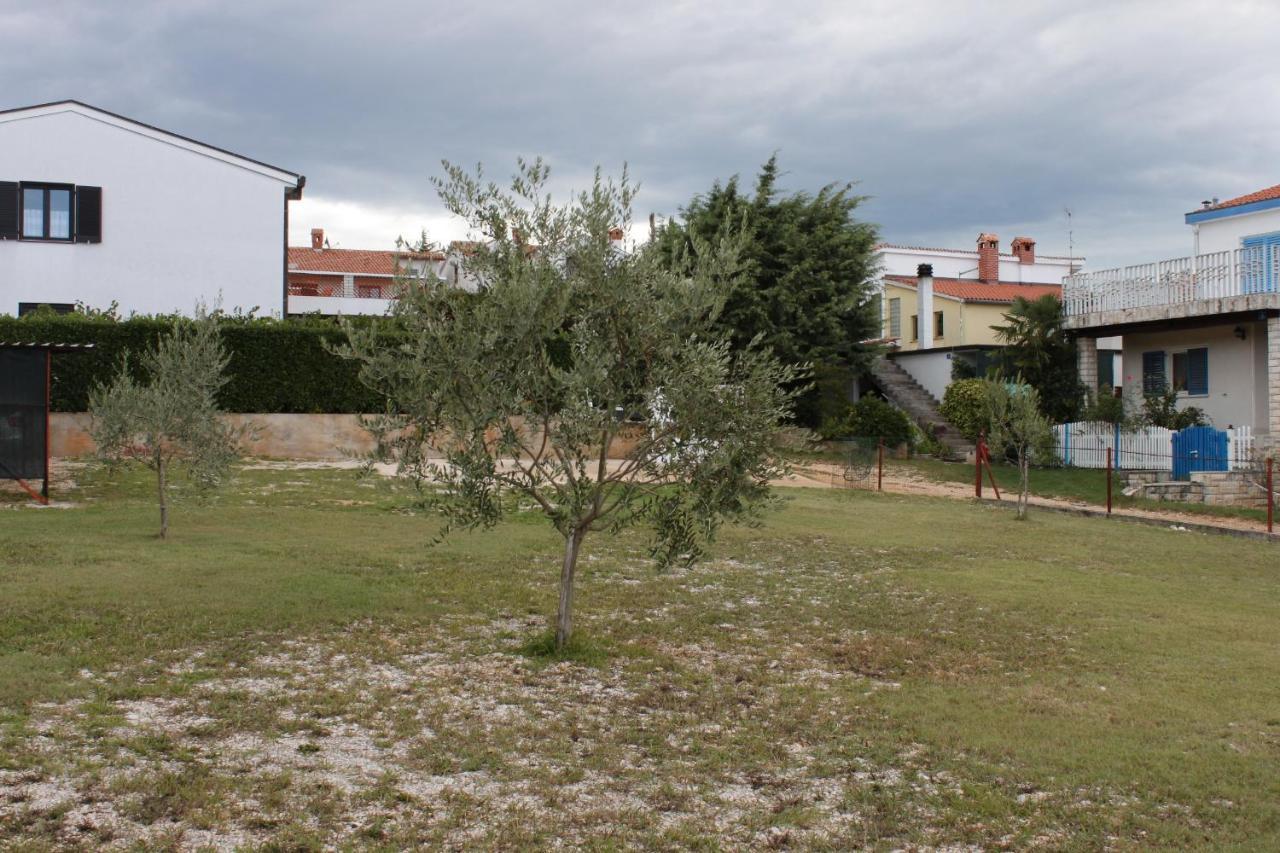 Apartments With A Parking Space Zambratija, Umag - 7059 Eksteriør bilde